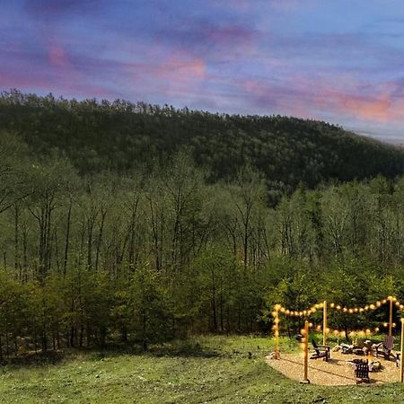 Modern Yurt W River Access, Hot Tub, Wifi & Grill Wardensville Exterior photo