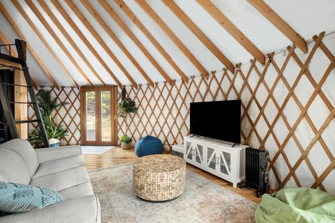 Modern Yurt W River Access, Hot Tub, Wifi & Grill Wardensville Exterior photo