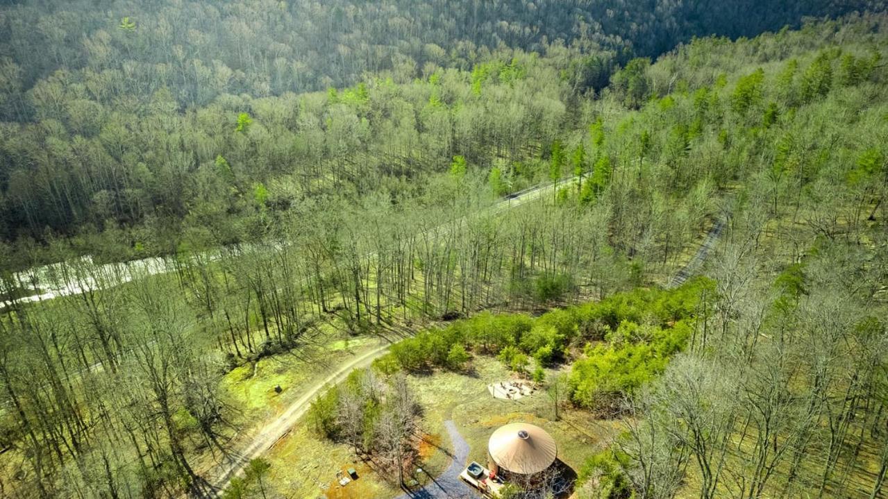 Modern Yurt W River Access, Hot Tub, Wifi & Grill Wardensville Exterior photo