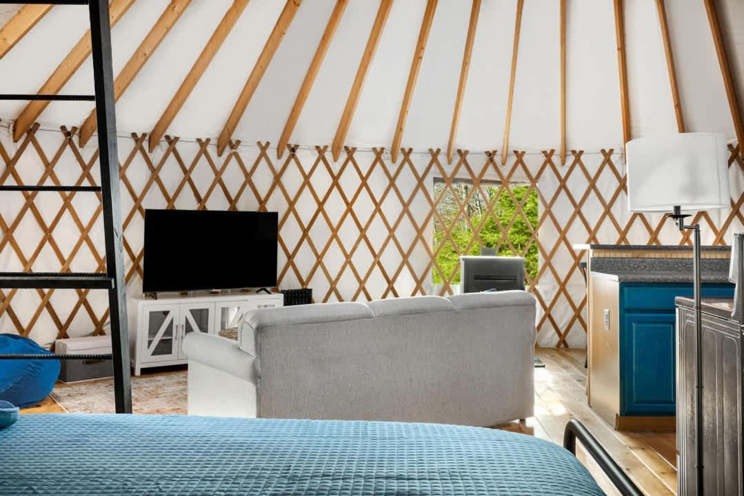 Modern Yurt W River Access, Hot Tub, Wifi & Grill Wardensville Exterior photo