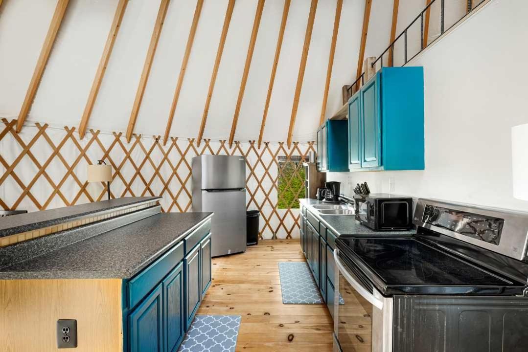 Modern Yurt W River Access, Hot Tub, Wifi & Grill Wardensville Exterior photo